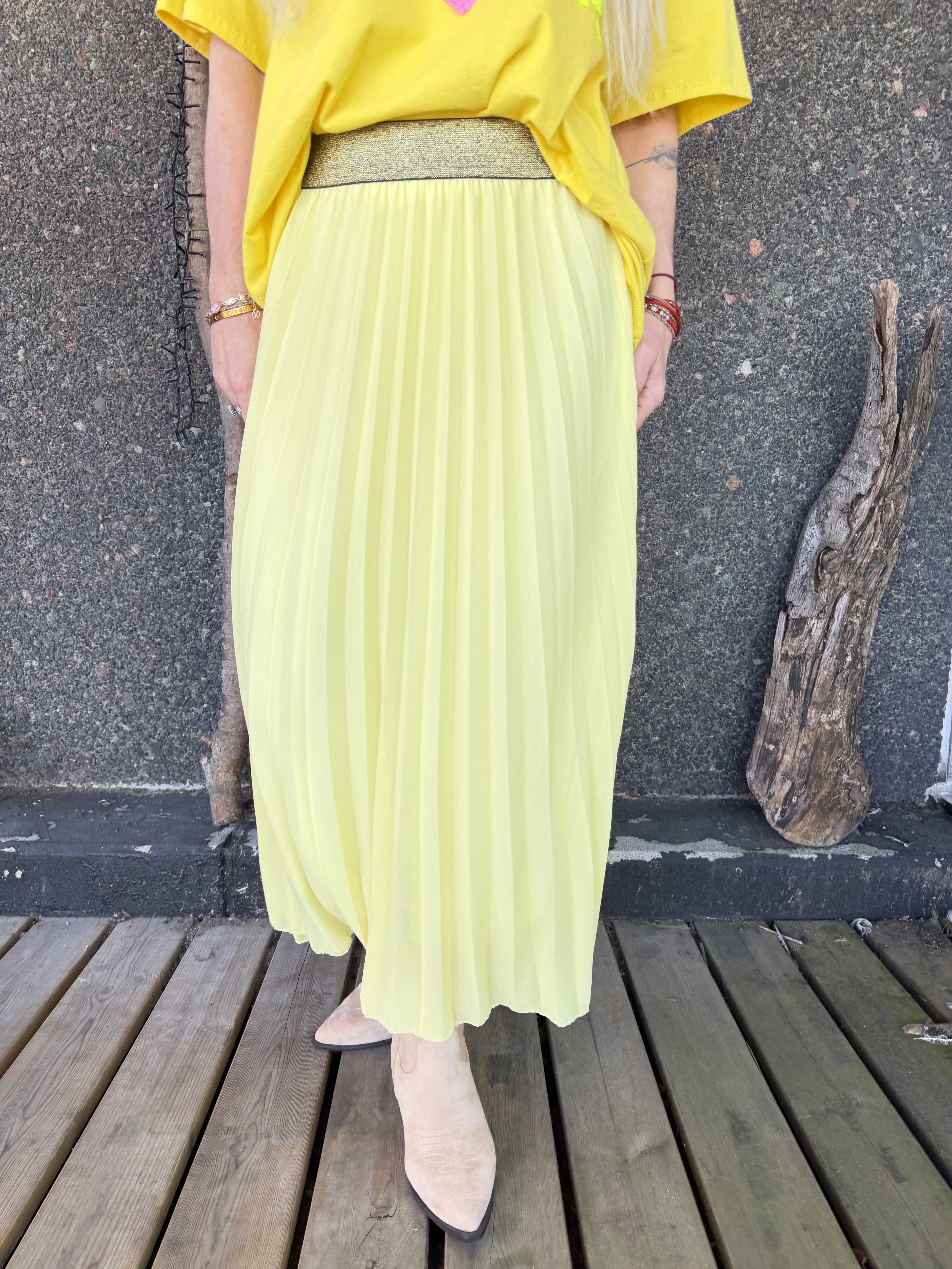 Kirila - Plisseret nederdel i let chiffon med gylden elastikkant i livet